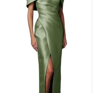 Elegant Green Evening Gown